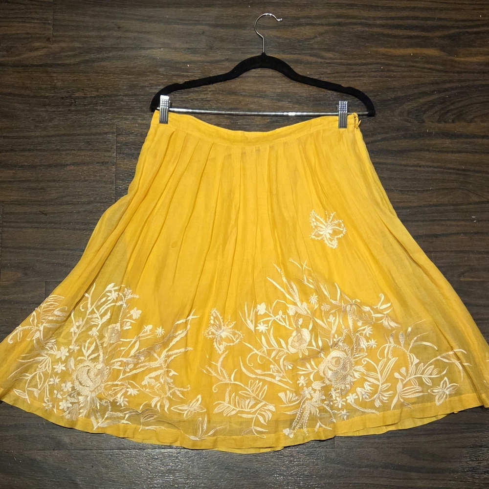 Odille Yellow Ski0rt with White Floral Design